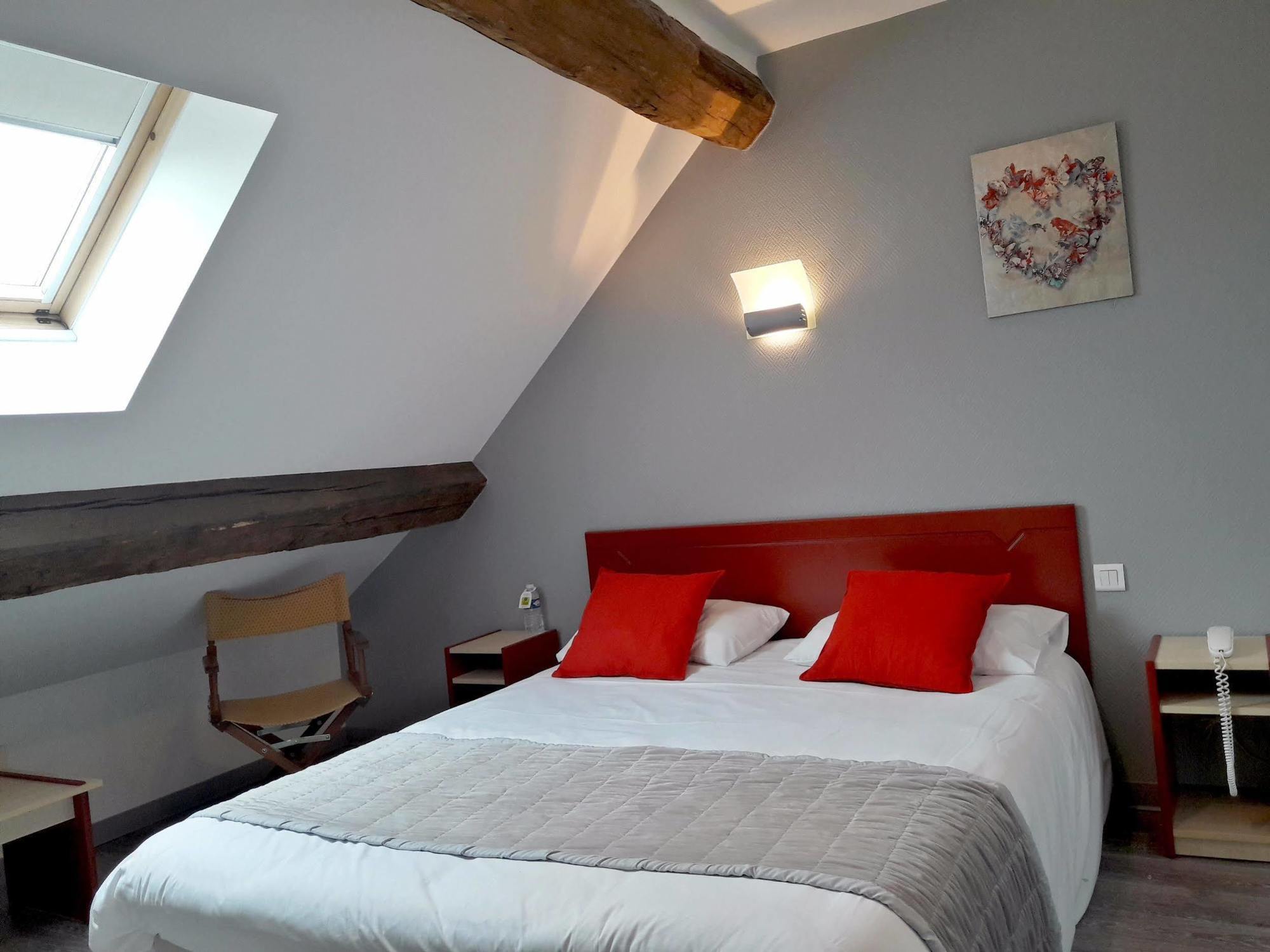 Relais Du Lac Villegusien-le-Lac Bagian luar foto