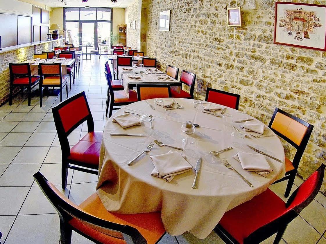 Relais Du Lac Villegusien-le-Lac Bagian luar foto